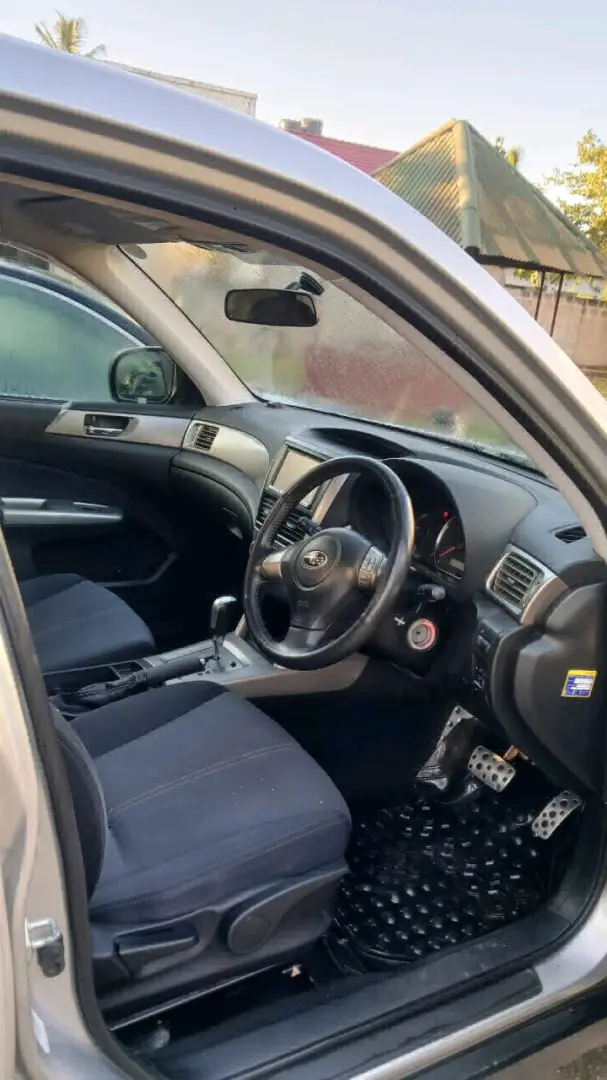 Subaru Forester (Silver) thumbnail 8
