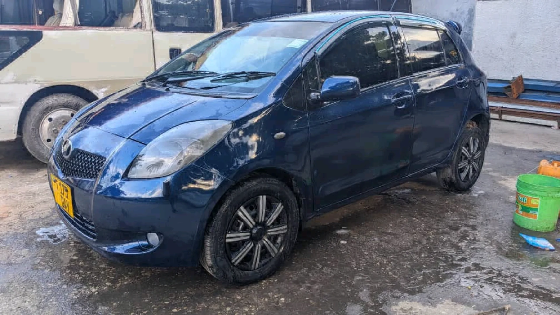 Toyota Vitz New Model Full AC 990cc thumbnail 2