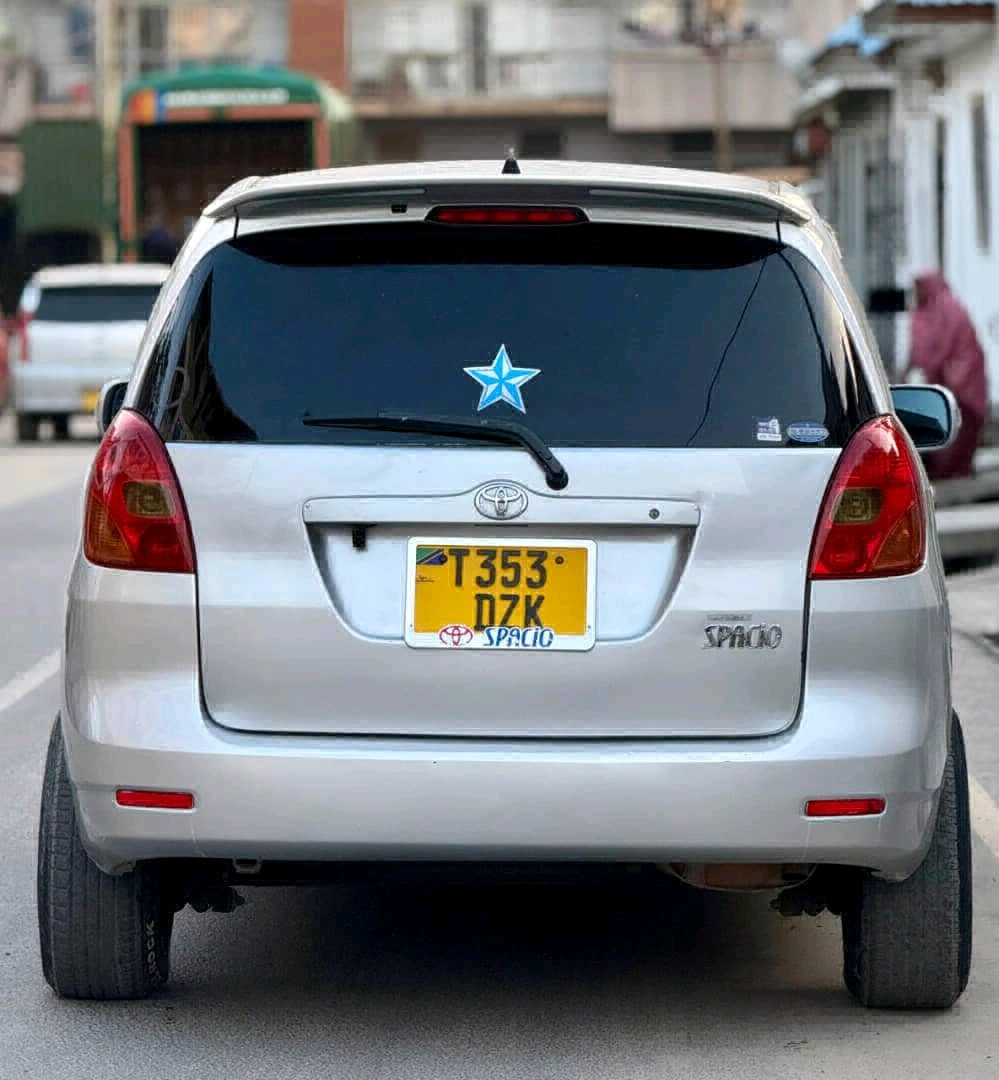 Silver Toyota Spacio Minivan (1490cc) thumbnail 3