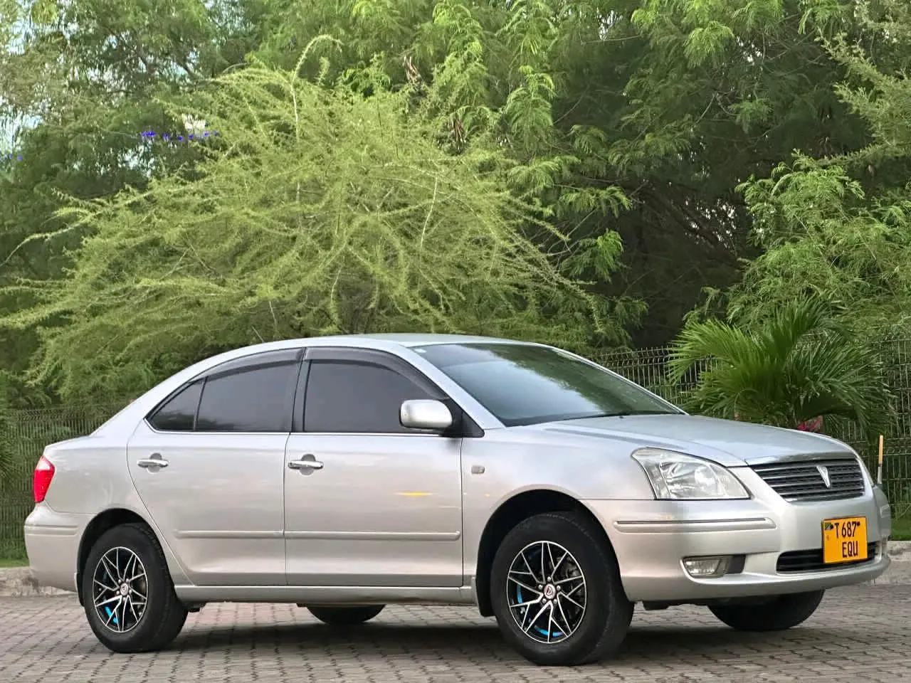 Toyota Premio F 2003 thumbnail 2