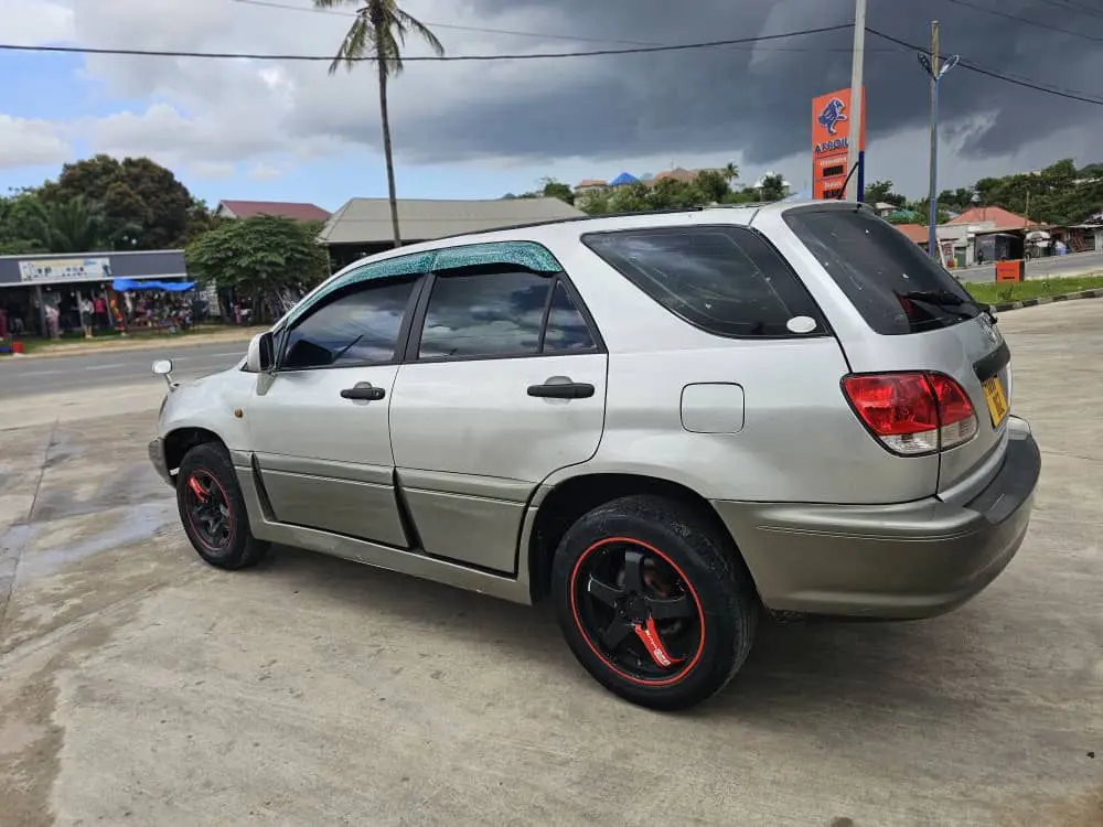 Toyota Harrier SUV for Sale thumbnail 3