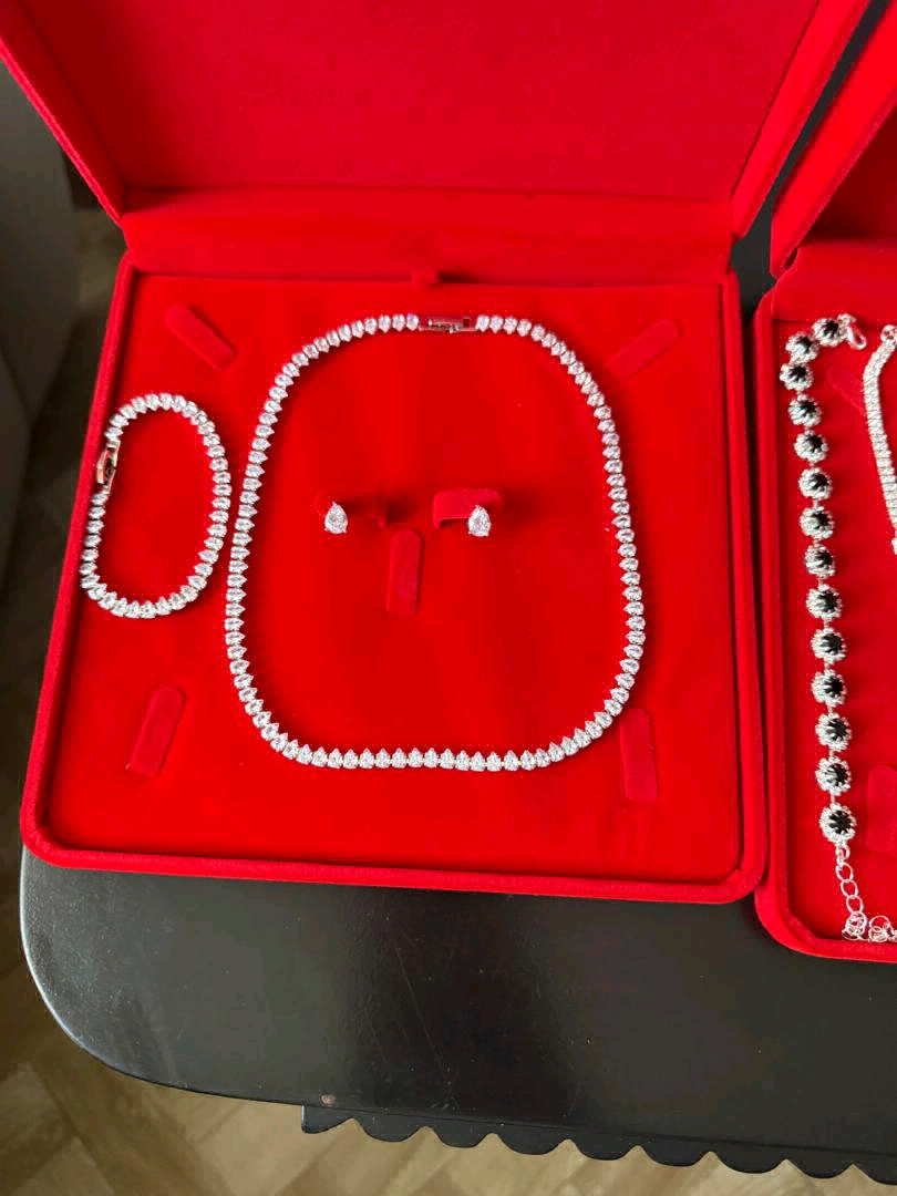 Dark Blue/Sapphire Costume Jewelry Set (Necklace & Earrings) thumbnail 4