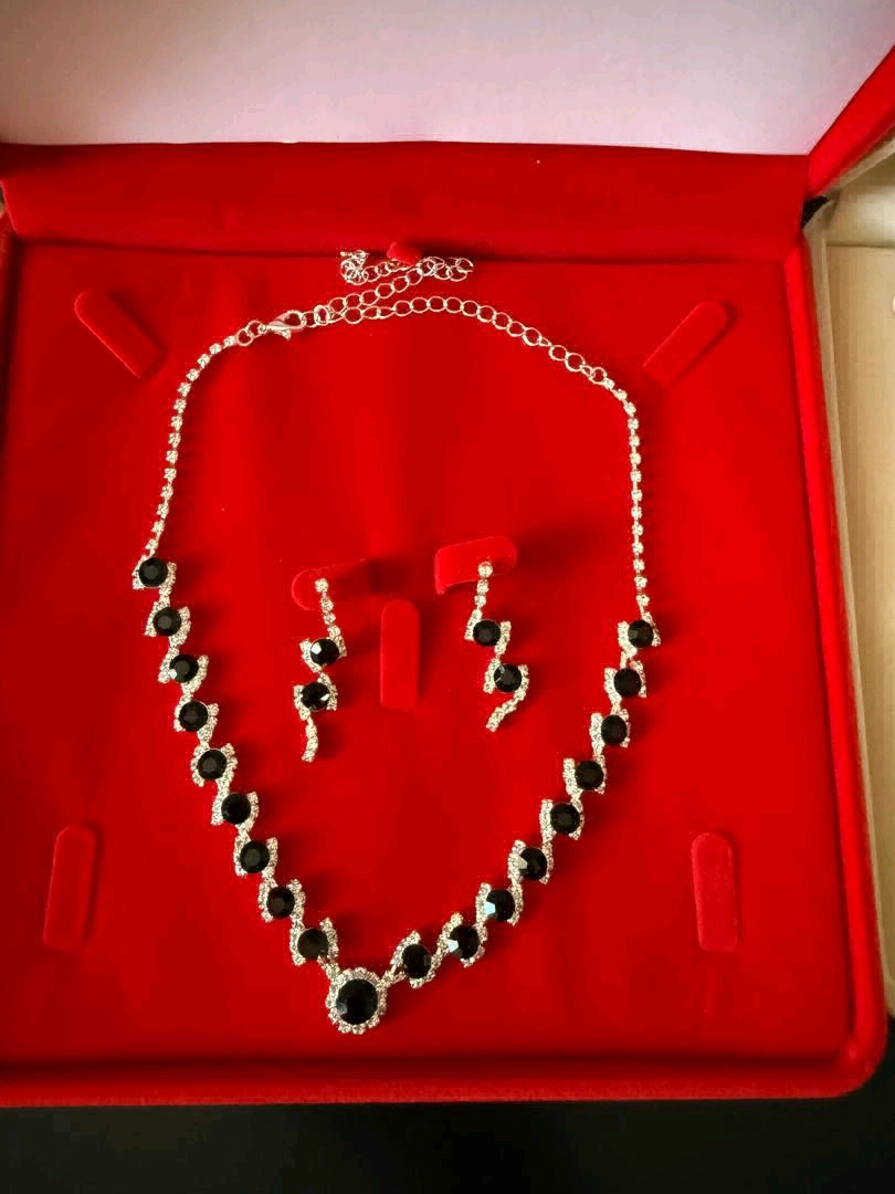 Dark Blue/Sapphire Costume Jewelry Set (Necklace & Earrings) thumbnail 8