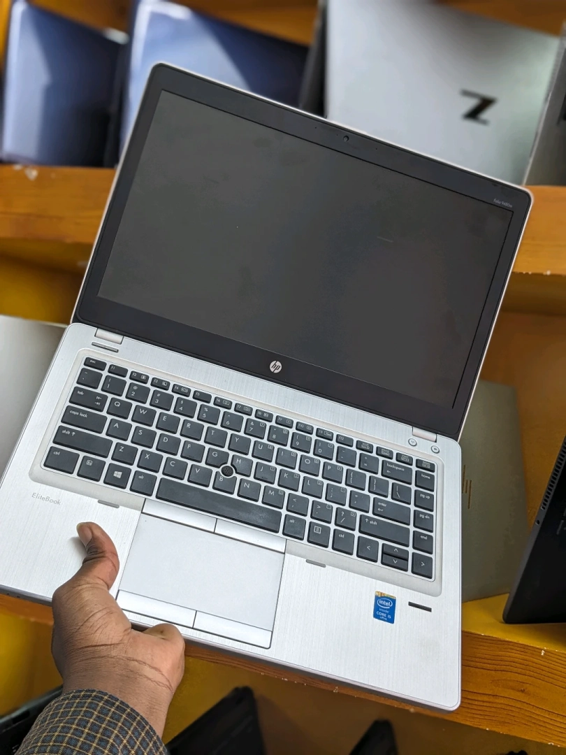 HP EliteBook Folio 9480m Laptop i5 8GB RAM 500GB thumbnail 2