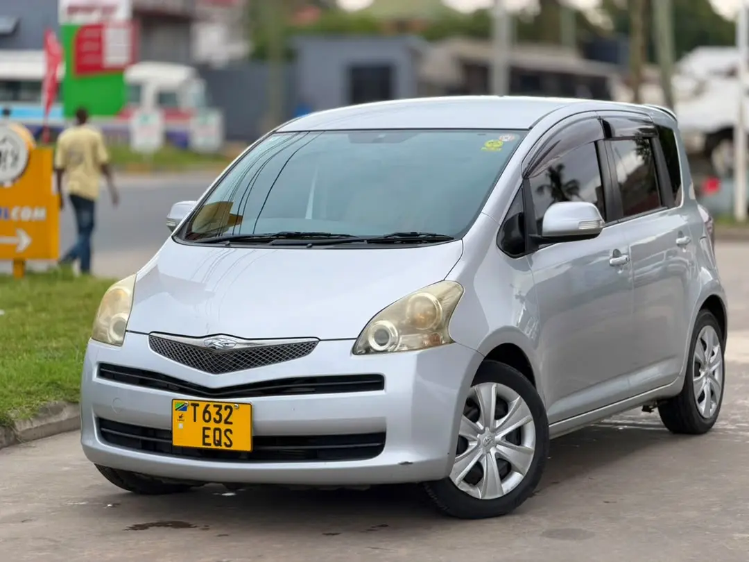 Toyota Ractis 2011 thumbnail 3