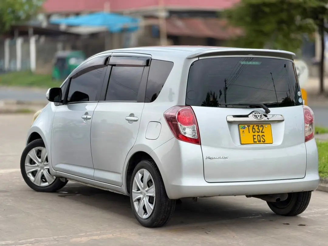 Toyota Ractis 2011 thumbnail 7