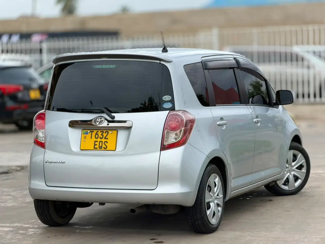 Toyota Ractis 2011 thumbnail 8