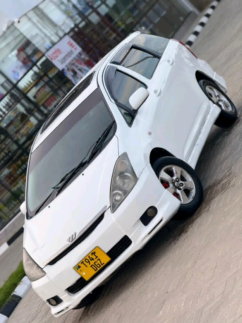 White Toyota Wish with Sunroof (1790 CC) thumbnail 3