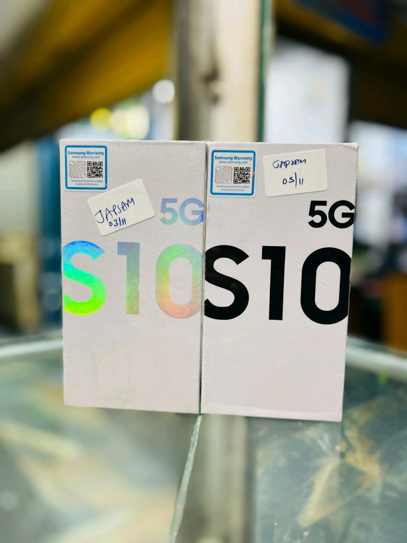 Brand New Samsung Galaxy S10 5G 12GB RAM 512GB Storage