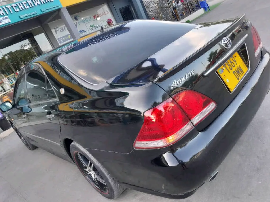 Toyota Crown Athlete Nyeusi thumbnail 2