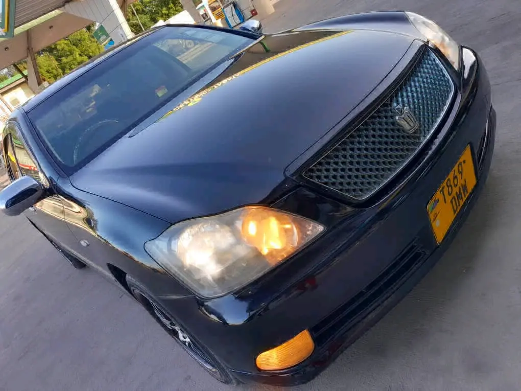 Toyota Crown Athlete Nyeusi thumbnail 3