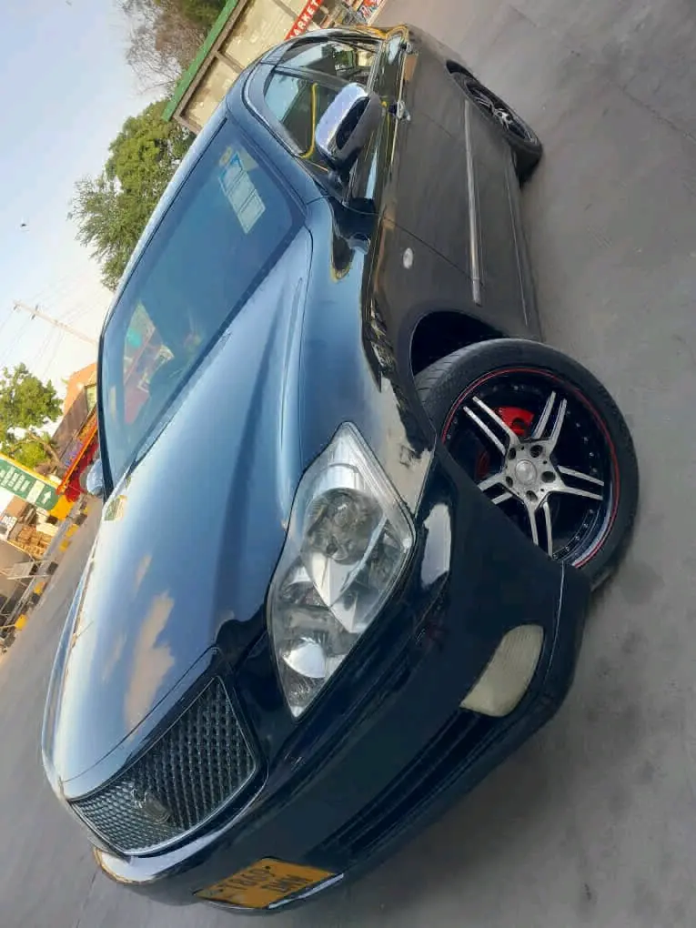 Toyota Crown Athlete Nyeusi thumbnail 4