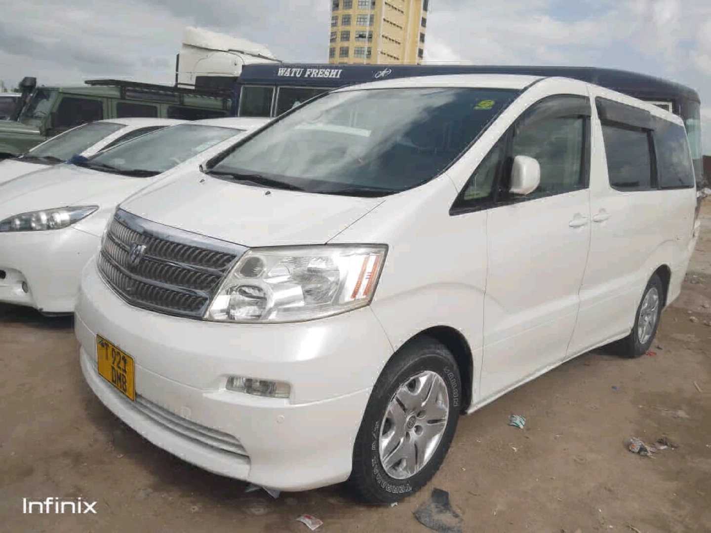 Toyota Alphard Minivan 2002 Model thumbnail 3
