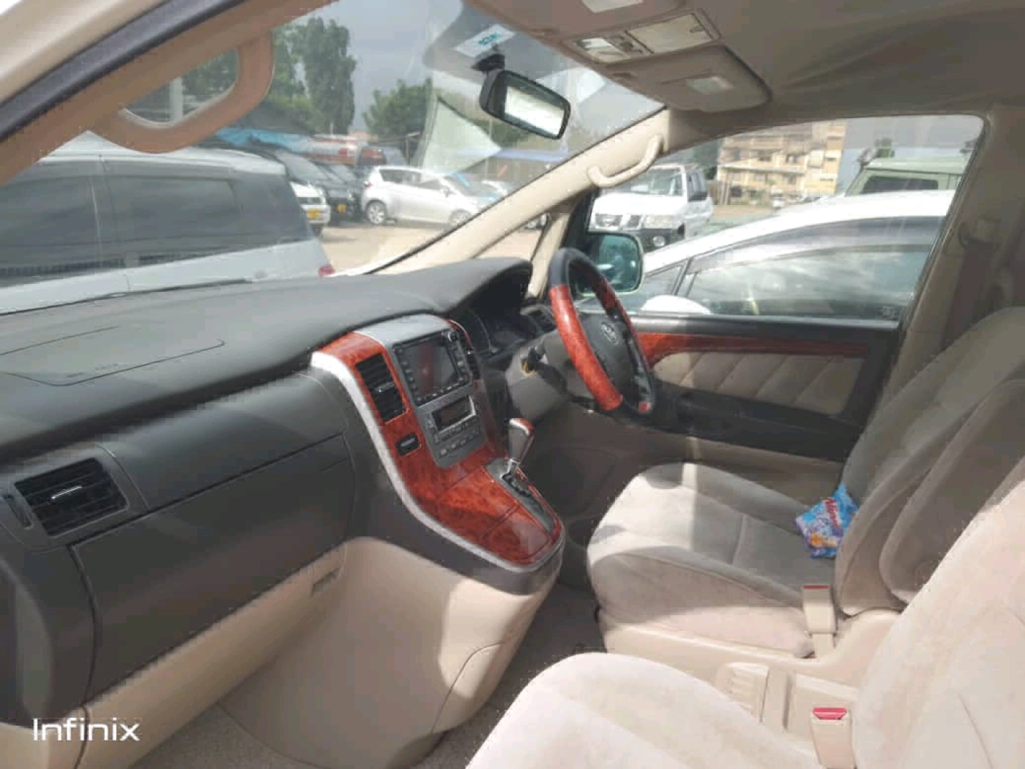 Toyota Alphard Minivan 2002 Model thumbnail 6