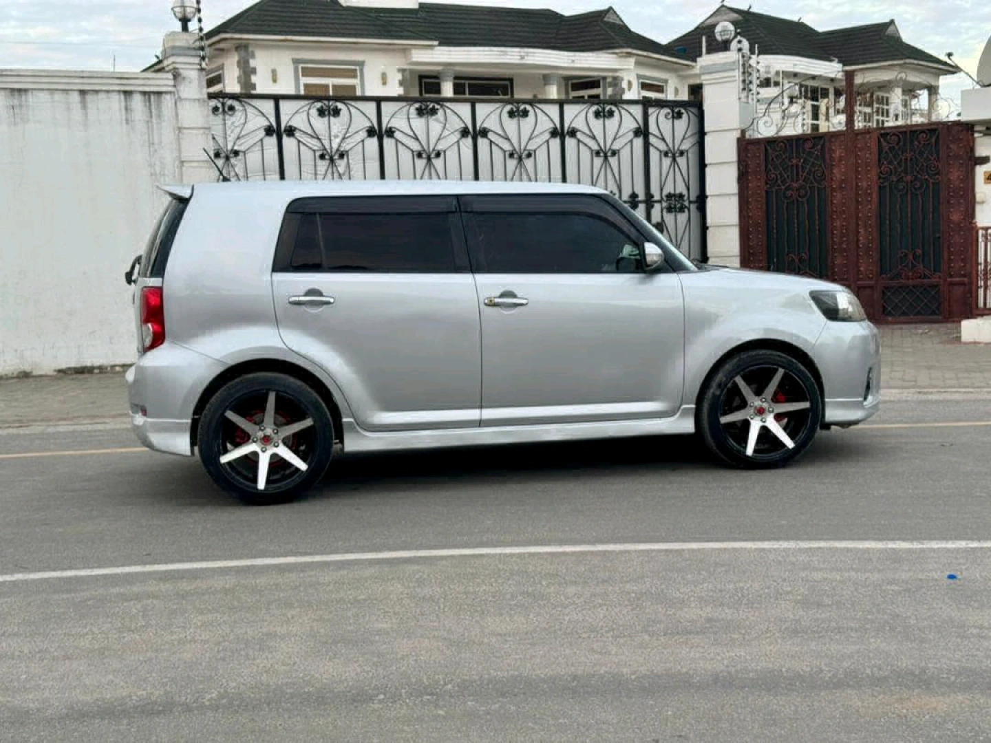 Toyota Rumion Silver 2007 thumbnail 4