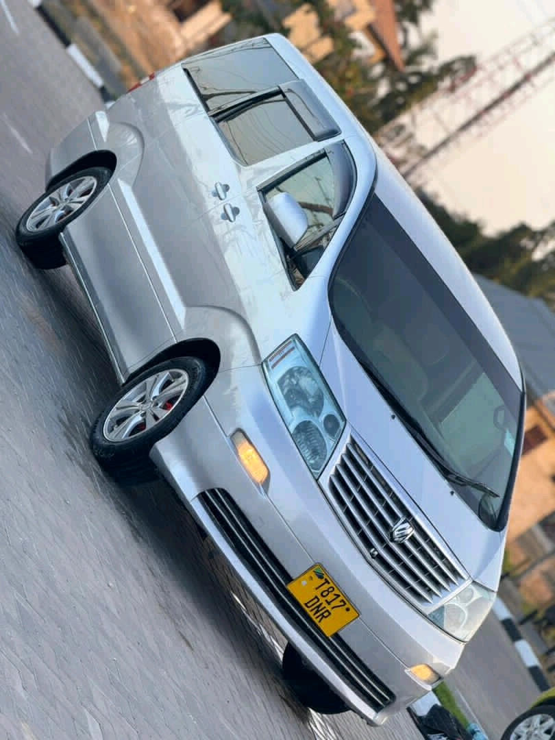 Toyota Alphard Minivan (Silver, DNR) thumbnail 2