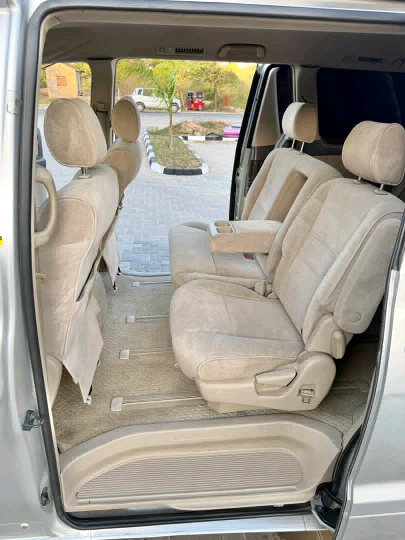 Toyota Alphard Minivan (Silver, DNR) thumbnail 5