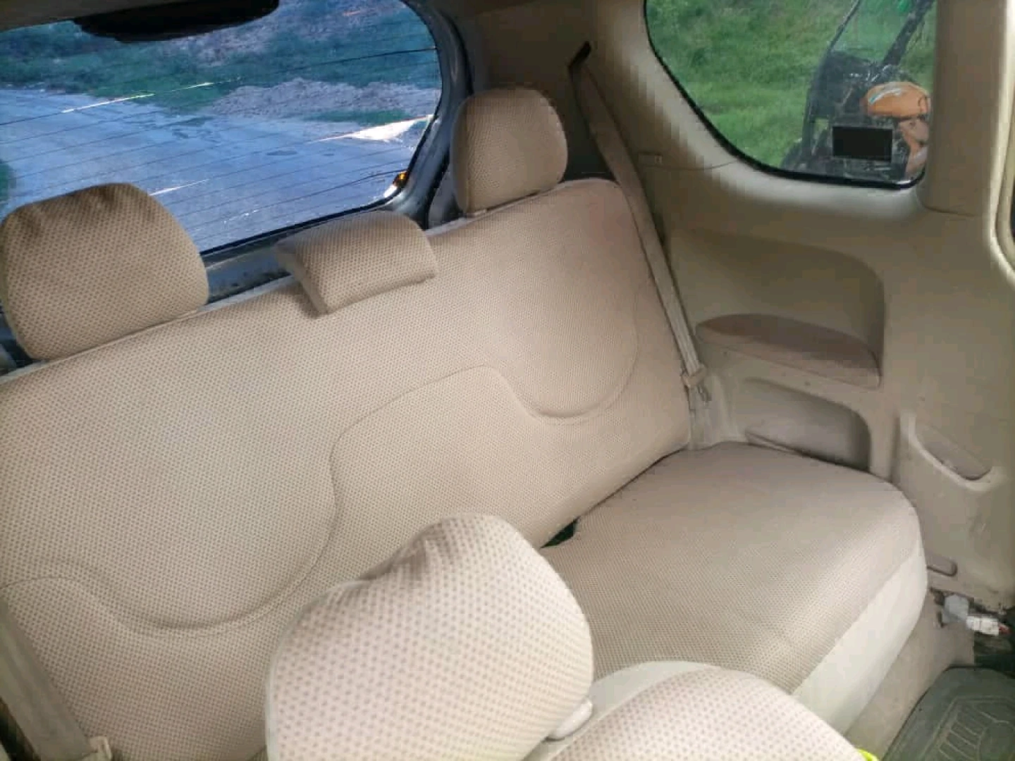 Toyota Porte Minivan Silver Low Mileage thumbnail 7