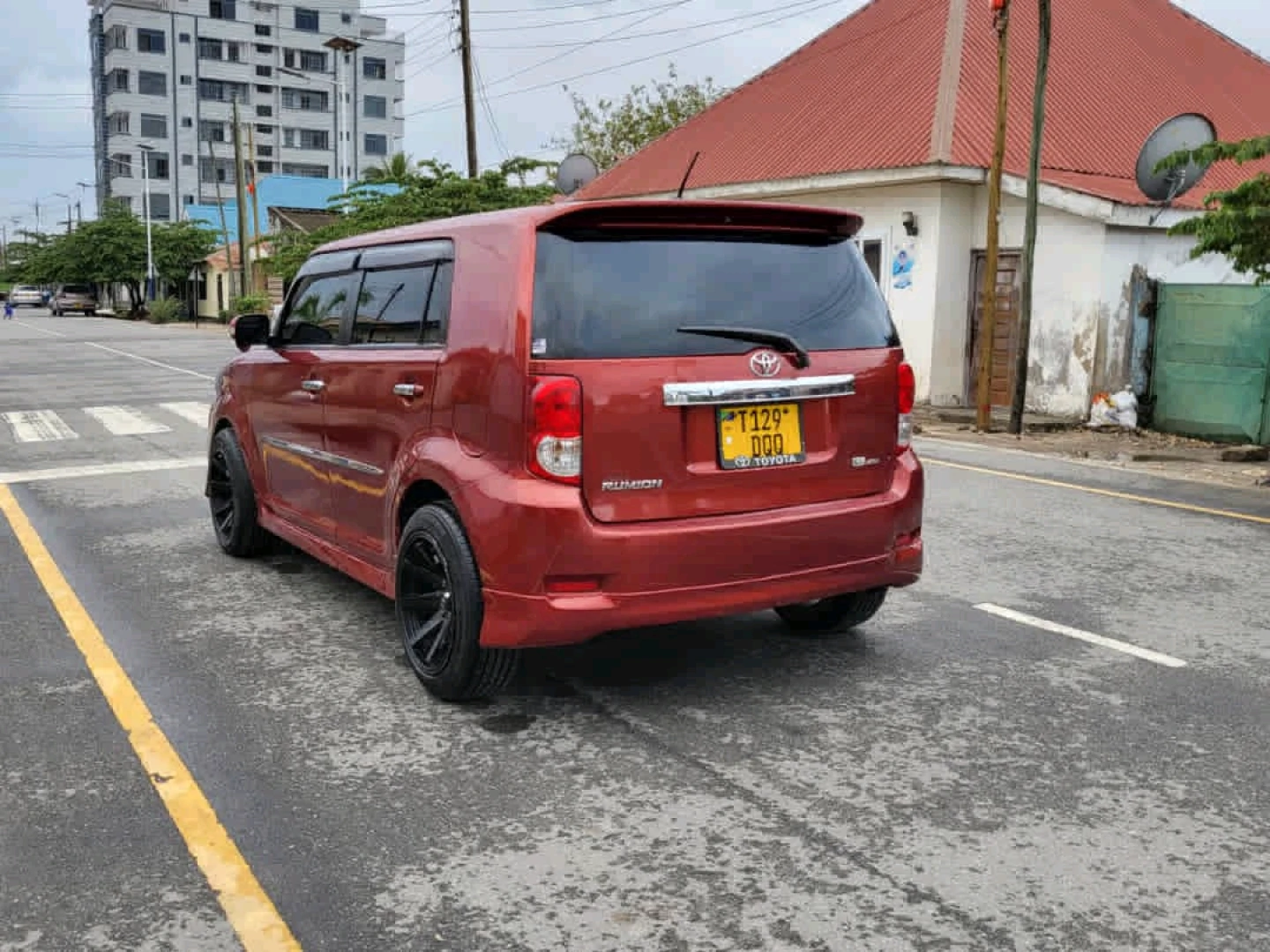 Maroon Toyota Rumion 2008, 1490cc Full AC thumbnail 3