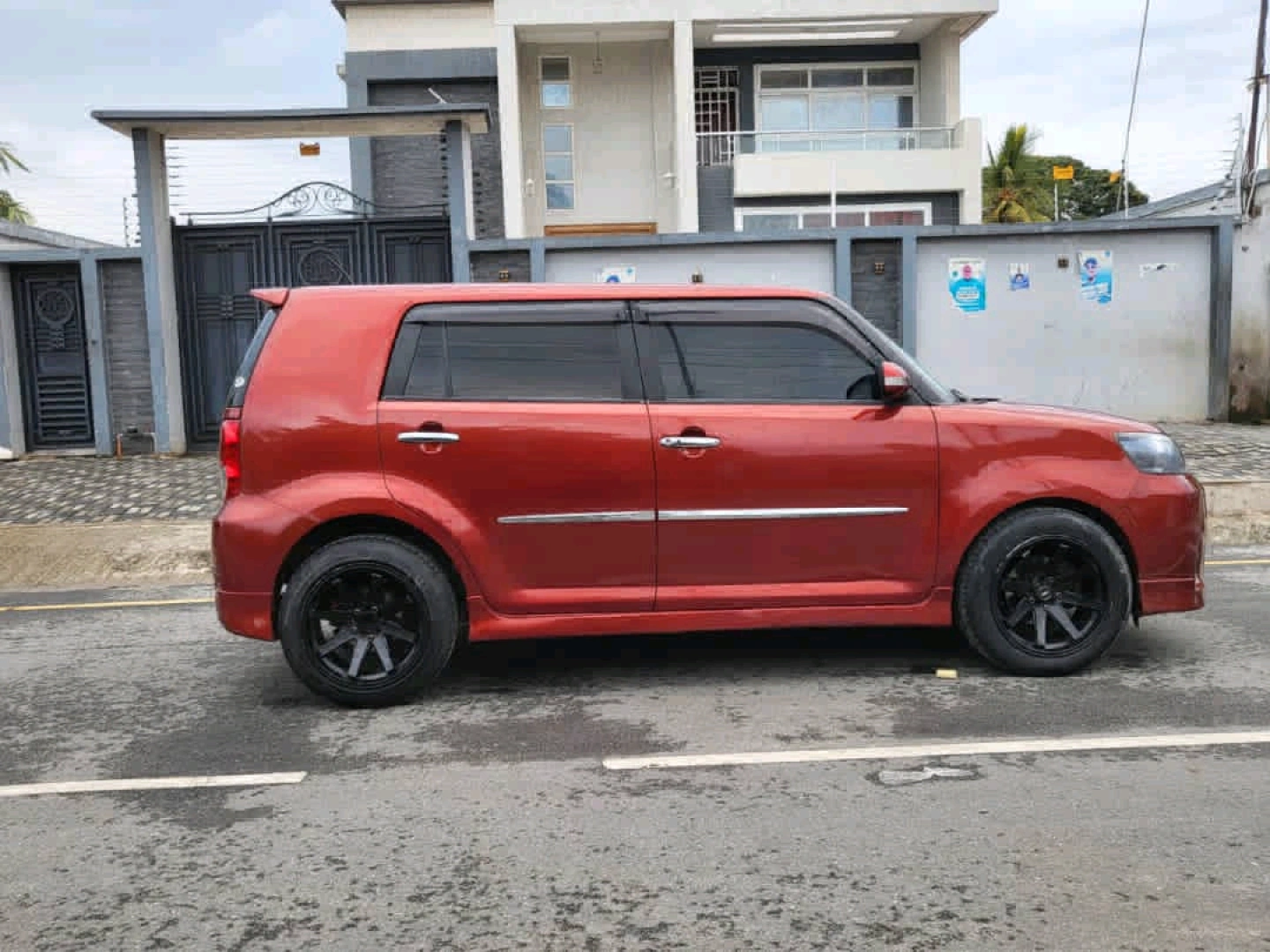 Maroon Toyota Rumion 2008, 1490cc Full AC thumbnail 4