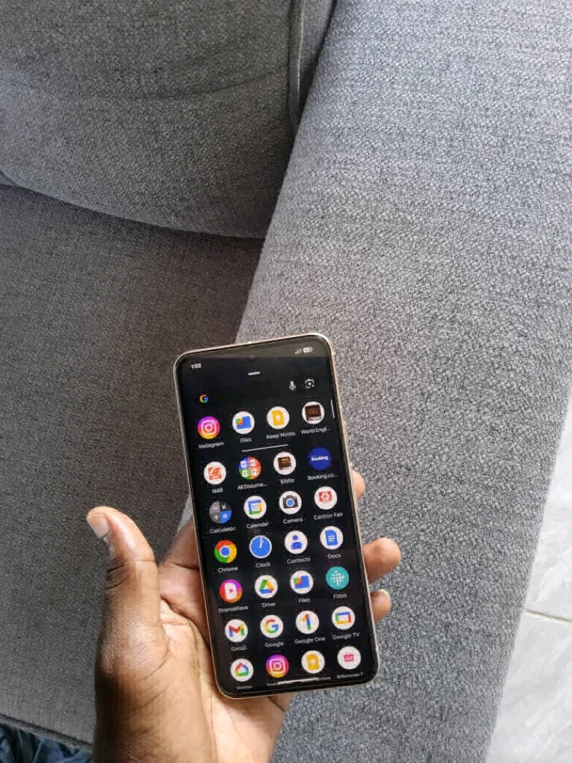 Google Pixel 8 Smartphone (Gold)