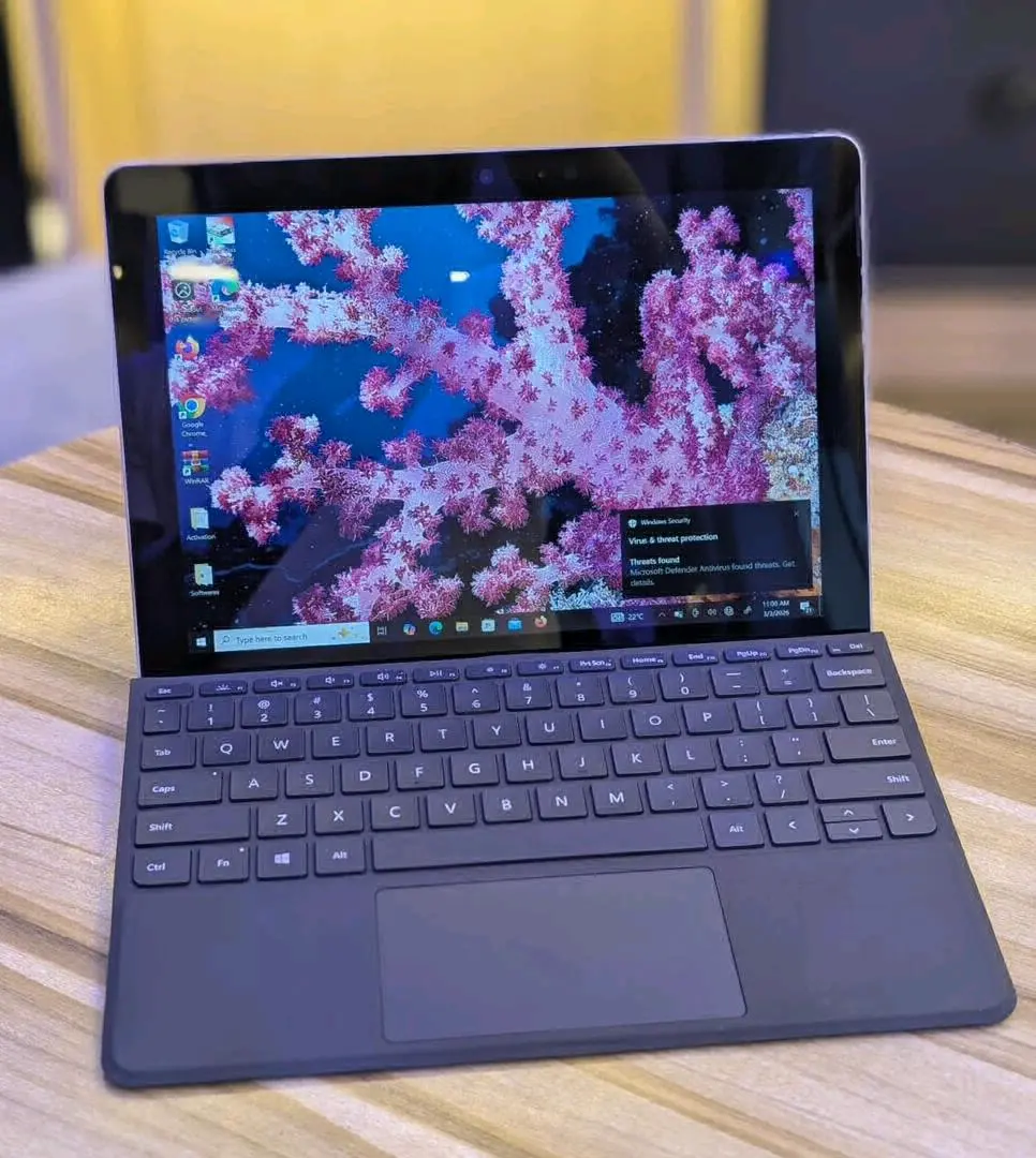 Microsoft Surface Go (8GB RAM, 128GB SSD)