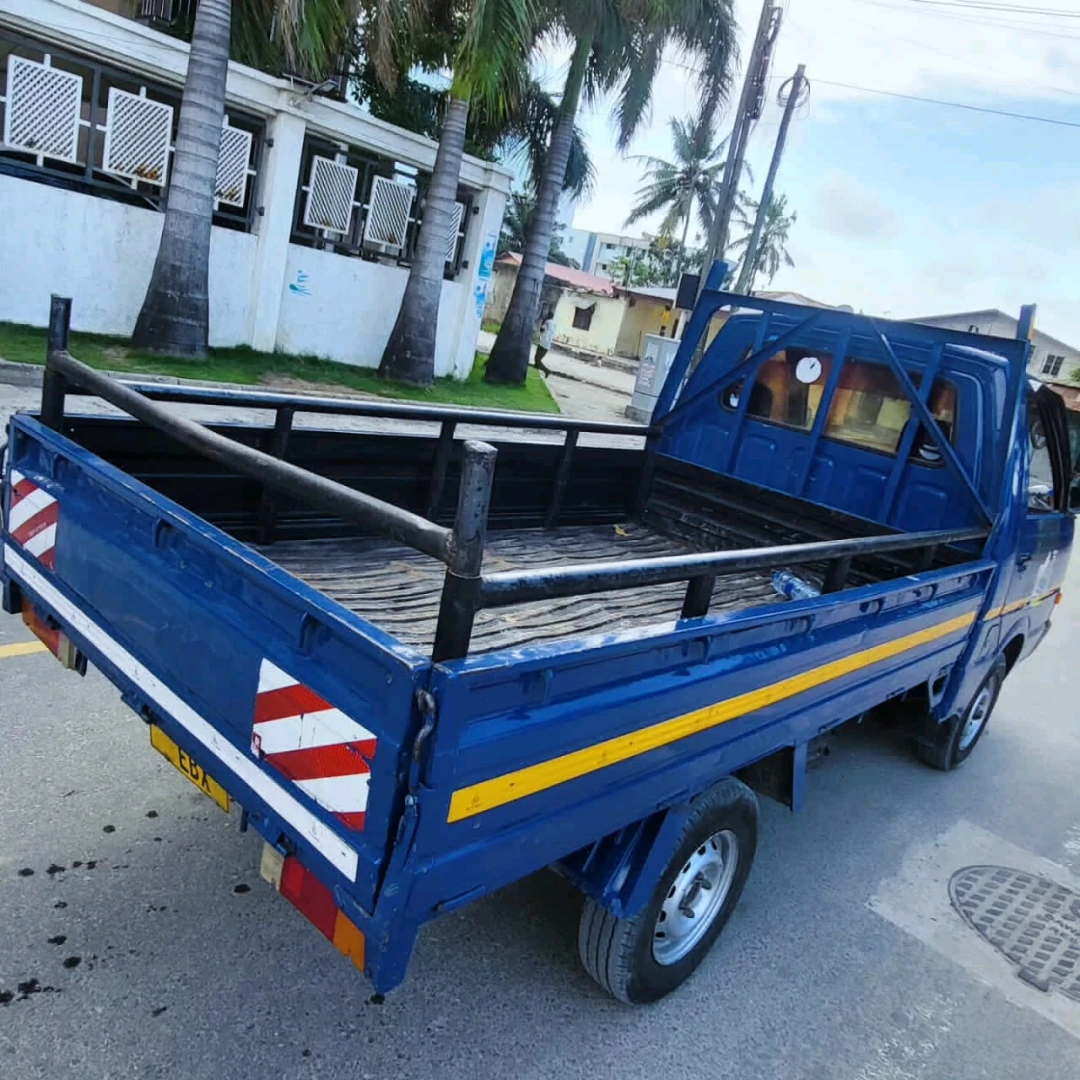 Nissan Vanette EBX Van for Sale thumbnail 2