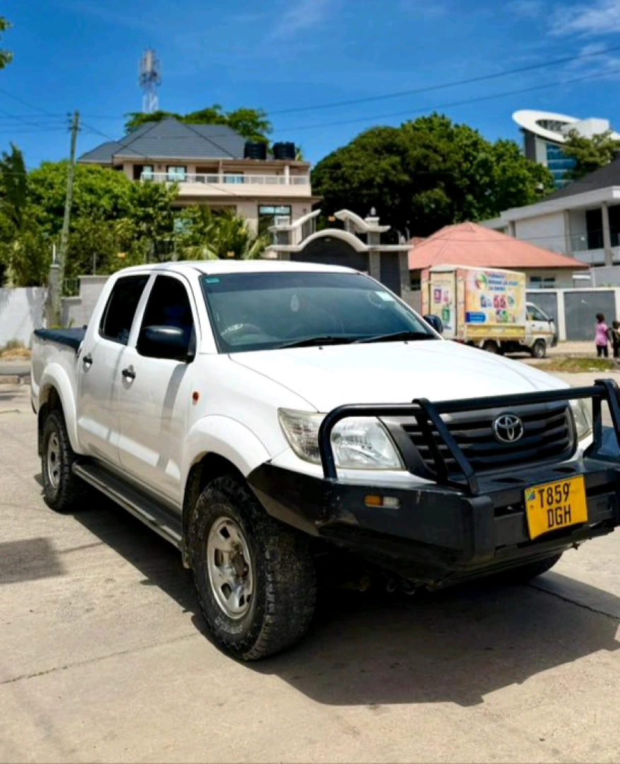 Toyota Hilux Vigo Pickup Truck 2015 Diesel thumbnail 3