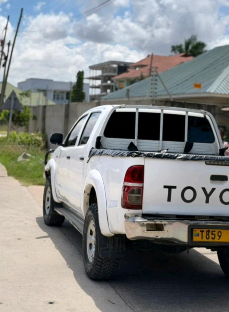 Toyota Hilux Vigo Pickup Truck 2015 Diesel thumbnail 4