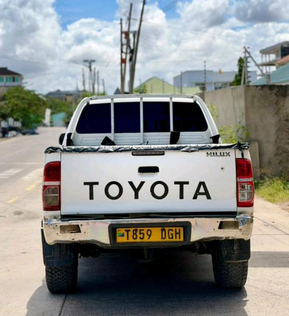 Toyota Hilux Vigo Pickup Truck 2015 Diesel thumbnail 7