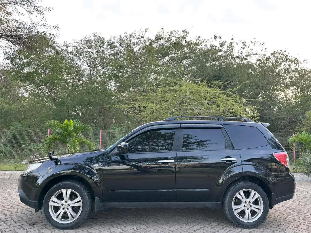 Subaru Forester 2009 Black thumbnail 6
