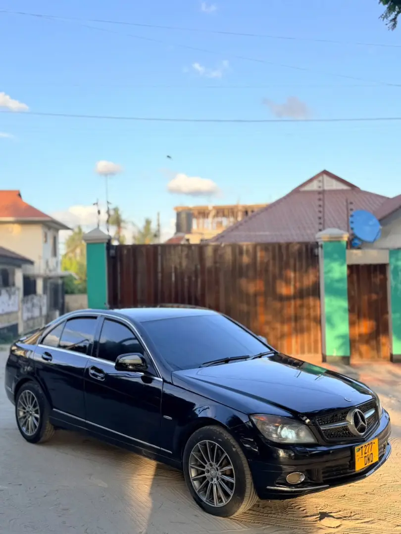 Mercedes Benz C-Class 2008 thumbnail 2