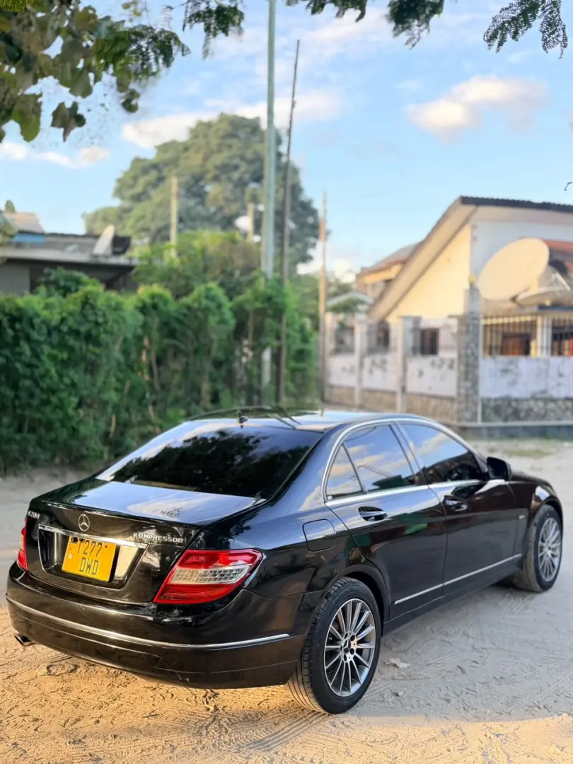 Mercedes Benz C-Class 2008 thumbnail 4