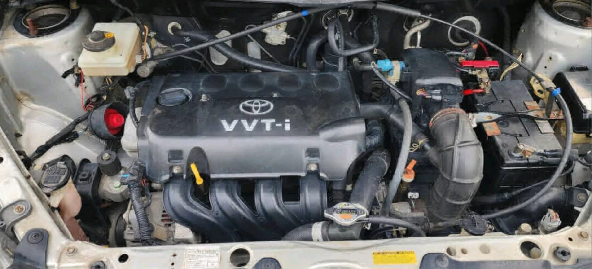 Toyota IST 2004 Silver Low Mileage thumbnail 6