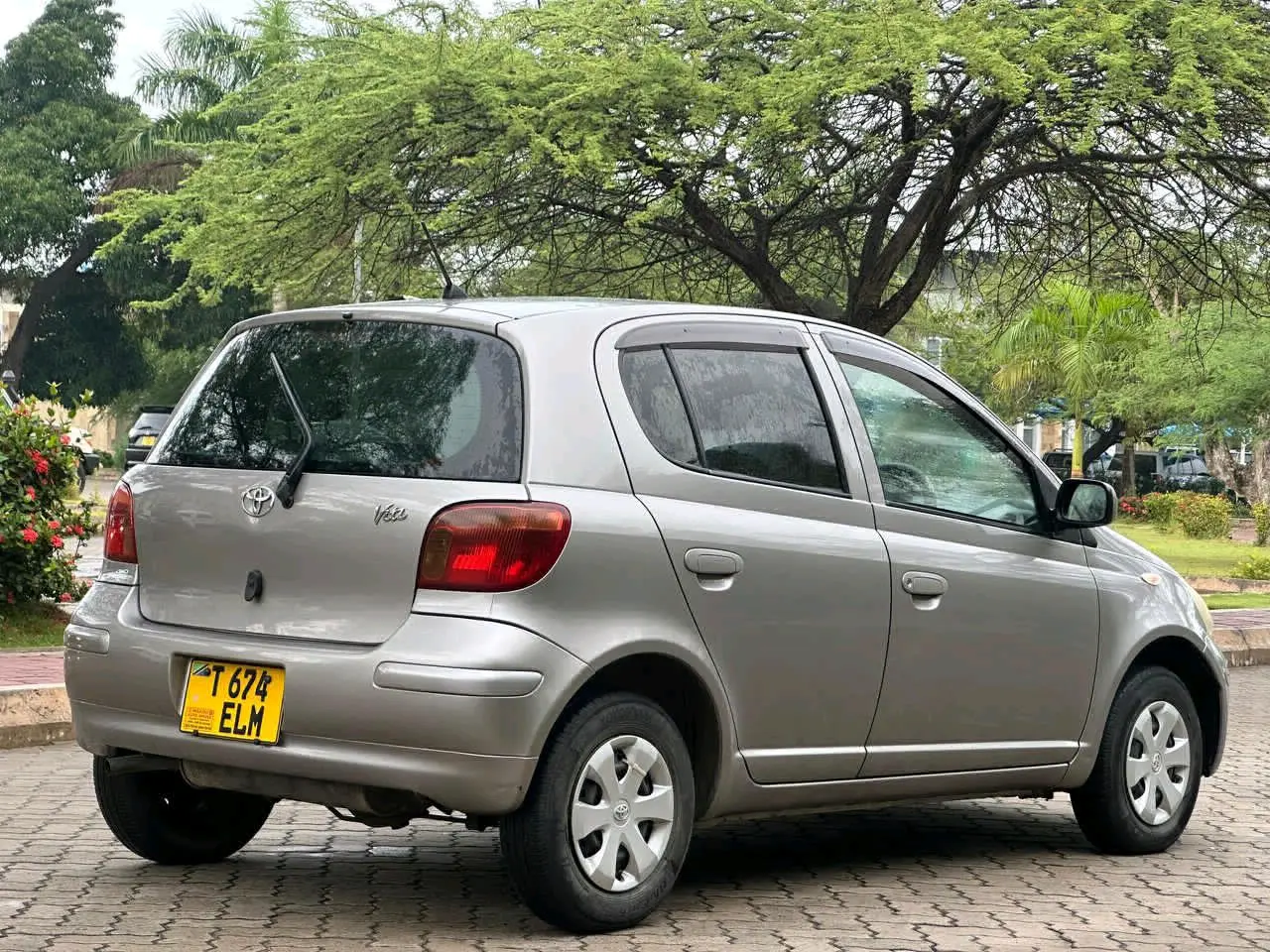 Toyota Vitz 2005 Silver (ELM) thumbnail 5