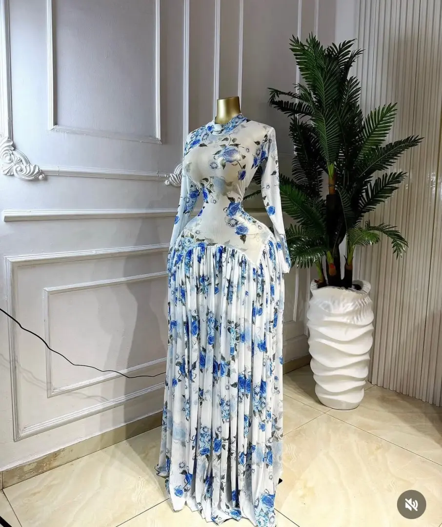 New Long Printed Halter-Neck Dress thumbnail 8