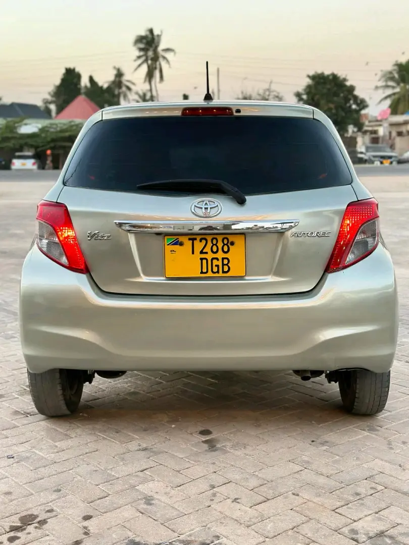 Toyota Vitz New Model (Silver)