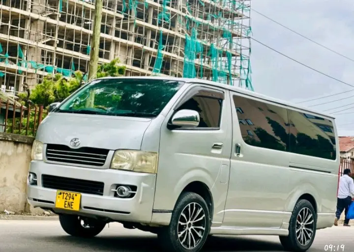 Silver Toyota Hiace (ENE) thumbnail 4