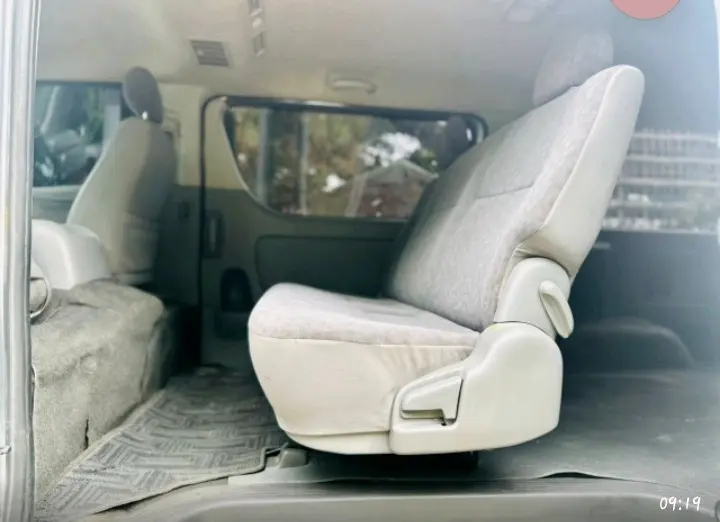 Silver Toyota Hiace (ENE) thumbnail 5