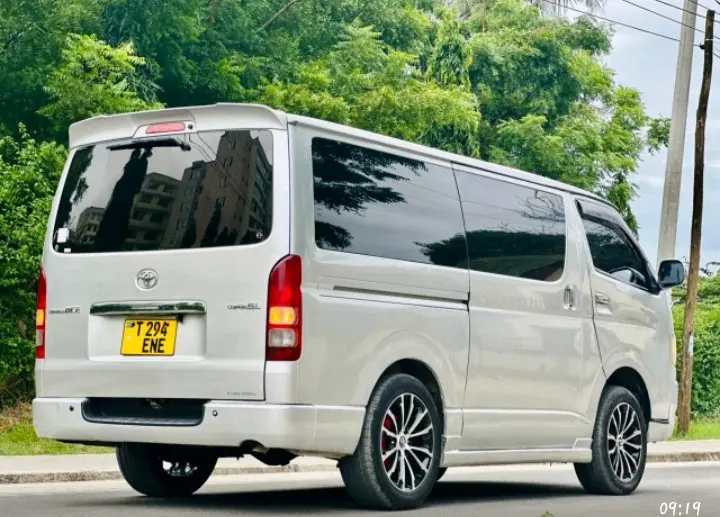 Silver Toyota Hiace (ENE) thumbnail 7
