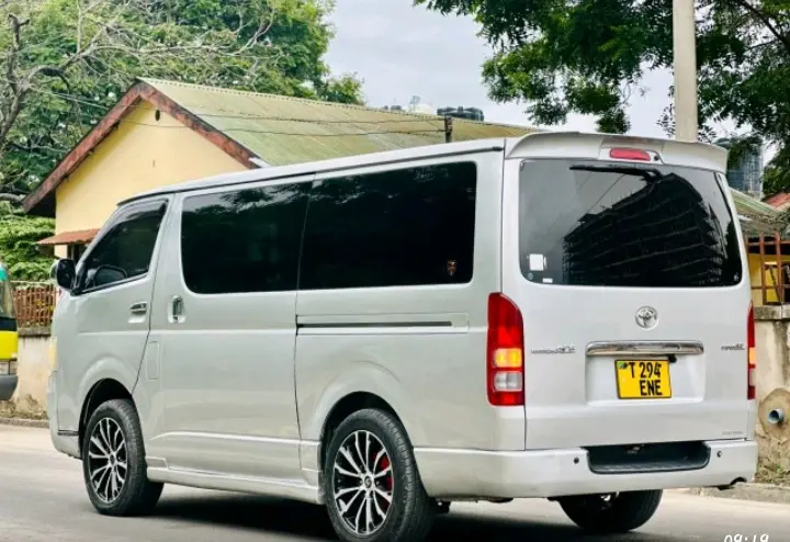 Silver Toyota Hiace (ENE) thumbnail 8