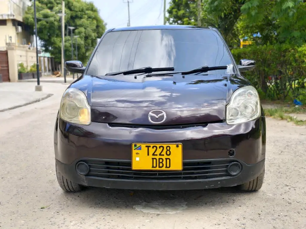 Mazda Verisa Gari Inauzwa