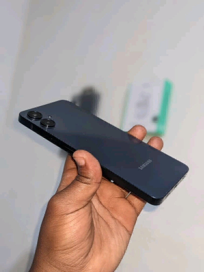 Samsung Galaxy A06 128GB 4GB Full Box thumbnail 2