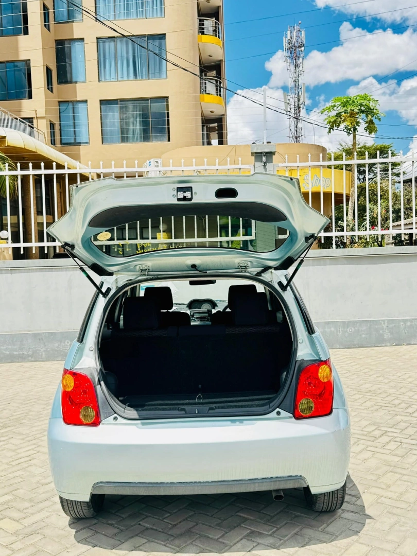 Toyota Ist 2005 Hatchback (Light Blue) thumbnail 6