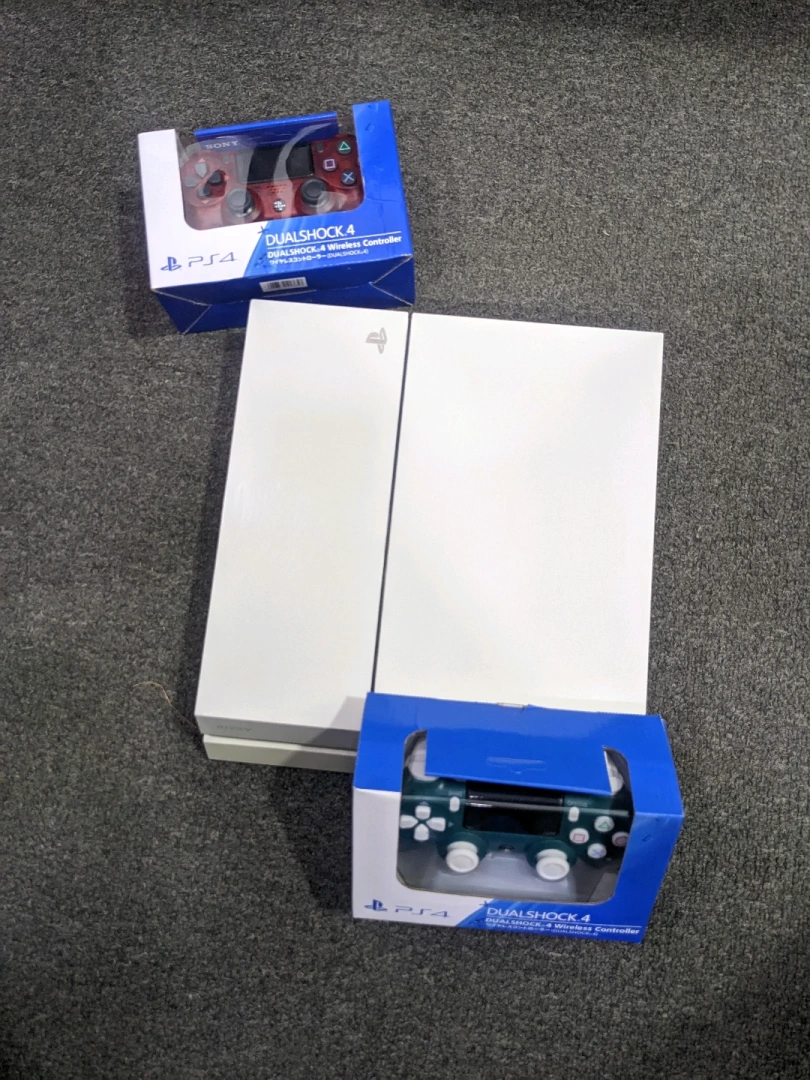 White Sony PS4 Fat Edition with 7 Games & 2 Controllers thumbnail 3