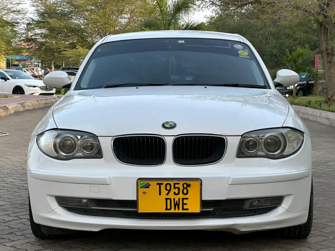 BMW 1 Series 2010, White, 1590cc
