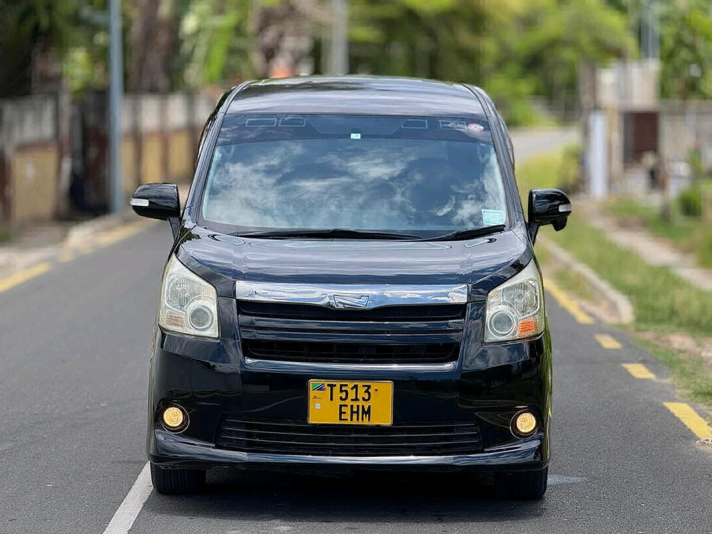 Toyota Noah Minivan 2008 Automatic 1980cc