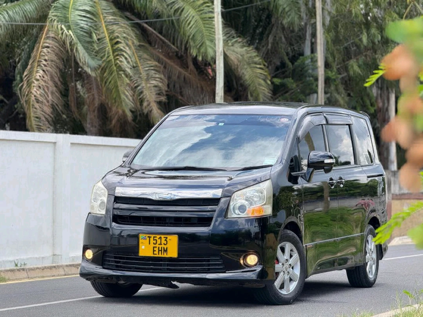 Toyota Noah Minivan 2008 Automatic 1980cc thumbnail 2