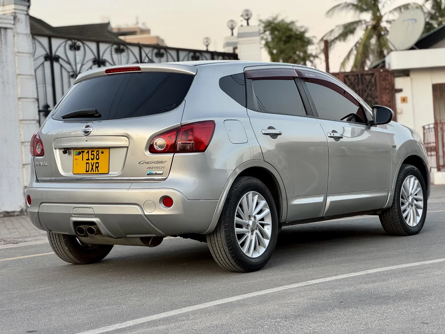 Nissan Dualis (Qashqai) SUV Silver 2008 thumbnail 3