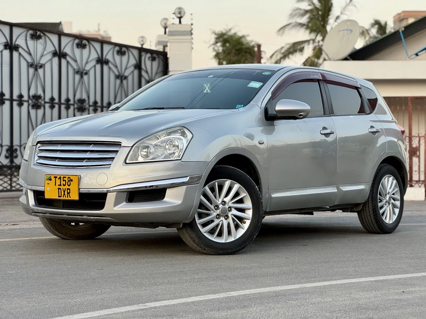 Nissan Dualis (Qashqai) SUV Silver 2008 thumbnail 4
